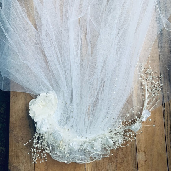 Vintage Beaded Wedding Veil - Picture 3 of 3